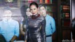 So Shining! Seksinya Pevita Pearce dengan Dress Sequin