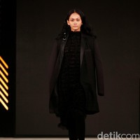 Koleksi Sapto Djojokartiko di Fashion Nation 2017. Senayan City. Jakarta. [Foto: Mohammad Abduh/Wolipop]