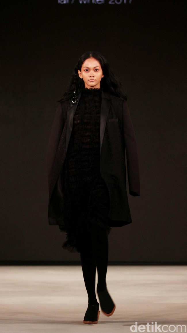 Koleksi Sapto Djojokartiko di Fashion Nation 2017. Senayan City. Jakarta. [Foto: Mohammad Abduh/Wolipop]