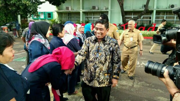 Dia juga menyangkal adanya isu-isu bocoran UNBK.