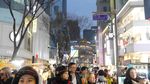 Cewek-cewek Pasti Senang Belanja Kosmetik di Myeongdong