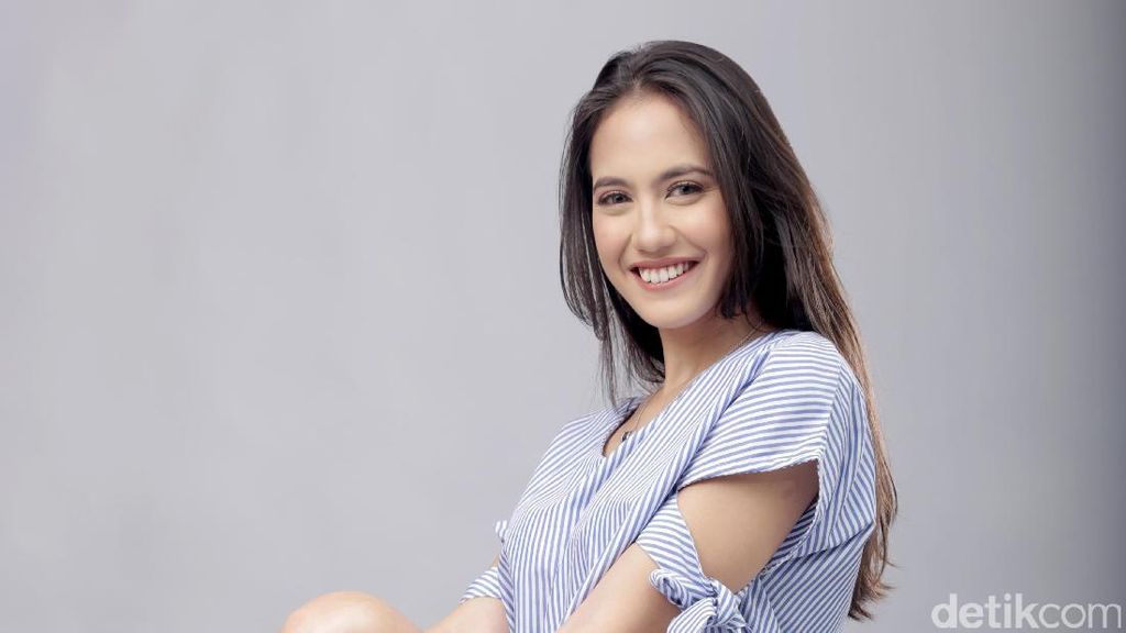 Eksklusif! Wawancara Pevita Pearce Soal Film The Guys