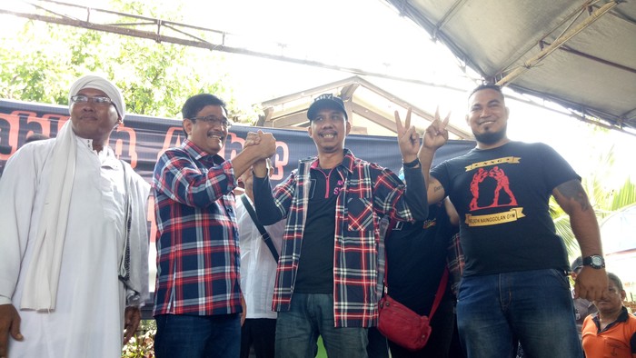 Djarot Hadiri Deklarasi Dukungan dari Relawan Agus-Sylvi di Jakbar