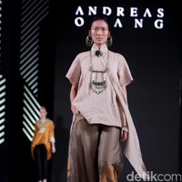 Koleksi Andreas Odang mengangkat tema Le Memoire di Fashion Nation 2017. Senayan City. Jakarta. [Foto: Mohammad Abduh/Wolipop]