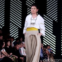 Koleksi Andreas Odang mengangkat tema Le Memoire di Fashion Nation 2017. Senayan City. Jakarta. [Foto: Mohammad Abduh/Wolipop]