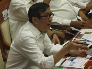 Menkum Yasonna Dicecar Komisi III soal Overcapacity Lapas