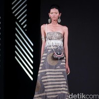 Koleksi Andreas Odang mengangkat tema Le Memoire di Fashion Nation 2017. Senayan City. Jakarta. [Foto: Mohammad Abduh/Wolipop]