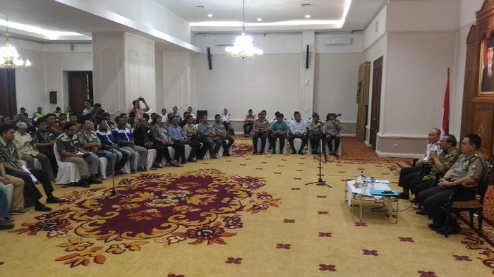 Bertemu Gubernur Jatim, Sopir Taksi Online Minta Perlindungan Polisi