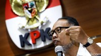 Dilokasi yang sama Bambang Widjojanto menyatakan ada tiga hal yang harus dilakukan KPK. Pertama, penyidik KPK harus memitigasi risiko dari seluruh tugas yang dilakukan. Kedua, pengawalan kepada setiap penyidik KPK dan ketiga keterlibatan masyarakat untuk membantu mengawal penyidik KPK di lingkungan rumahnya.