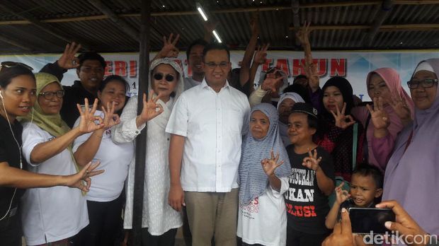 Anies hadiri peringatan 1 tahun penggusuran Kampung Aquarium / 