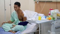 Sprinter itu jadi korban tabrak lari dari sepeda motor yang melawan arus lalu lintas.