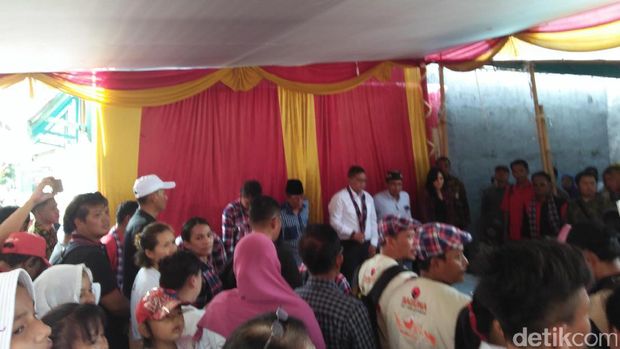 Sekjen PDIP blusukan di Cilincing / 