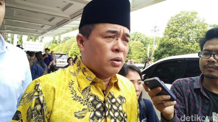 Jenguk ke RS, Akom Doakan Kesembuhan Novel Baswedan