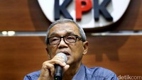 Busyro menambahkan Presiden selaku panglima tertinggi TNI Polri perlu membentuk tim. Sama seperti SBY membentuk tim 8.
