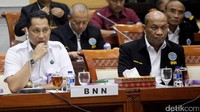 Tak hanya itu, Buwas juga menyebut narkotika merupakan ancaman nasional. Karena itu, Buwas ingin adanya peran TNI untuk memerangi narkotika. Peran TNI juga bisa dilibatkan untuk mencegah peredaran narkotika di lapas melalui pengunjung. Buwas juga mengusulkan lapas narkotika terpisah dengan lapas lainnya.