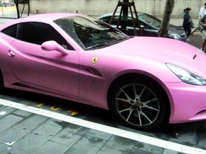 Warna Merah Muda Bukan Budaya Ferrari