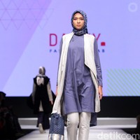 Koleksi DAUKY Fashion Hijab di Muslim Fashion Festival 2017. Jakarta Convention Center. Senayan. Jakarta. [Foto: Mohammad Abduh/Wolipop]