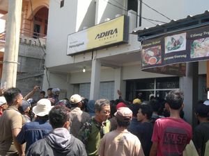 Penjelasan Adira Soal Massa Rusak Kantornya di Garut