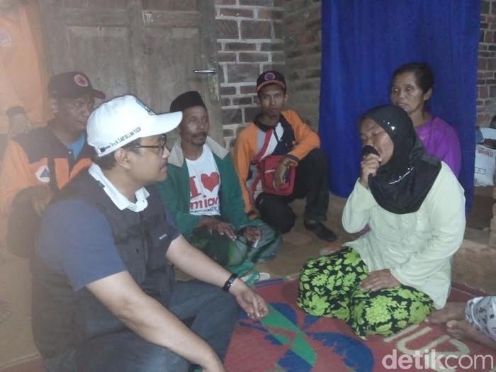 Sarinah Mengenang Suaminya Sebelum Tertimbun Longsor