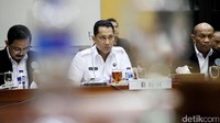 Mengenai jenisnya, Buwas mengatakan ada 60 jenis narkotika baru di Indonesia. Tren penyebaran narkotika di Indonesia terjadi melalui internet.