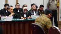 Jaksa penuntut umum mengaku belum siap dengan surat tuntutan. Jaksa menyebut tim belum selesai menyusun tuntutan atas perkara dugaan penodaan agama yang dilakukan Ahok. Pool/Raisan Al Farisi.