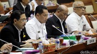 Mantan Kabareskrim Mabes Polri ini mengatakan jaringan narkotika di tiap wilayah terhubung satu dengan lainnya. Buwas juga menjelaskan jaringan narkotika di lembaga permasyarakatan (LP).