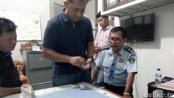 Wanita Bercadar Gagal Selundupkan Sabu ke Lapas Semarang