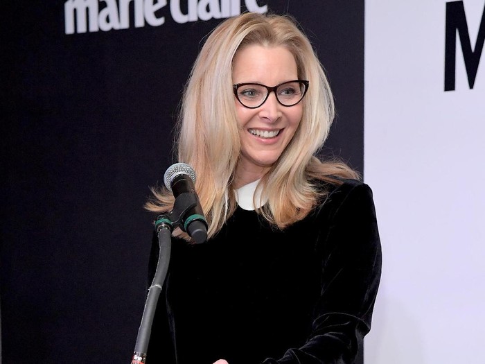 Lisa Kudrow WEST HOLLYWOOD, CA - JANUARY 10: Actress Lisa Kudrow speaks onstage during Marie Claires Image Maker Awards 2017 at Catch LA on January 10, 2017 in West Hollywood, California. (Photo by Charley Gallay/Getty Images for Marie Claire)