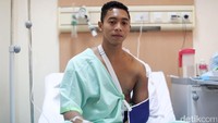 Rozikin saat ini tengah terbaring di Rumah Sakit Olahraga Nasional (RSON) di bilangan Cibubur, Jakarta Timur, Selasa (11/4/2017).