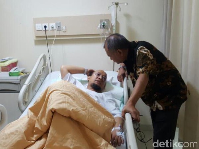 Novel Baswedan dirawat di RS (Foto: Istimewa) Novel Baswedan dirawat di RS (Foto: Istimewa)