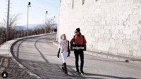 Nikita Willy dan Indra Priawan tampak menikmati momen-momen liburannya seperti saat di Budapest, Hongaria beberapa waktu lalu. (Dok. Instagram/nikitawillyofficial94)