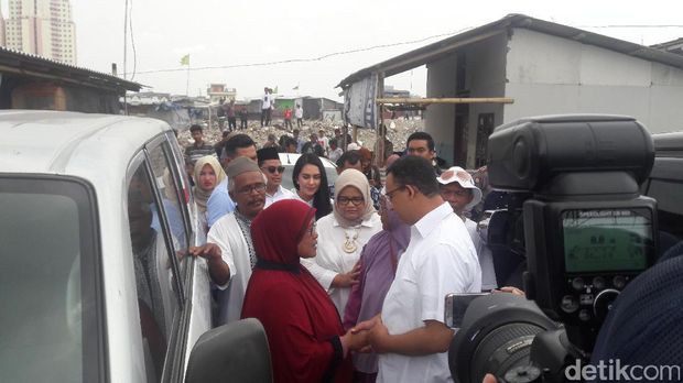 Anies hadiri peringatan 1 tahun penggusuran Kampung Aquarium / 