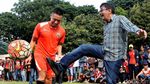 Keseruan Djarot Main Bola Bareng Persija Jakarta
