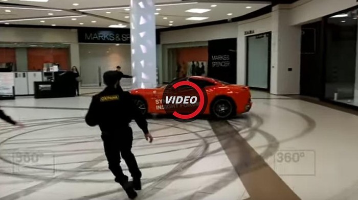 Sadis, Ngedrift Dalam Mall