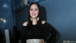 Cara Gracia Indri Menembus Badai di Rumah Tangganya