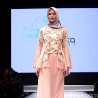 Koleksi Elzatta Hijab di Muslim Fashion Festival 2017. Jakarta Convention Center. Senayan. Jakarta. [Foto: Mohammad Abduh/Wolipop]