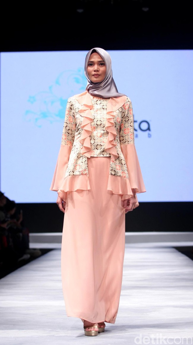Koleksi Elzatta Hijab di Muslim Fashion Festival 2017. Jakarta Convention Center. Senayan. Jakarta. [Foto: Mohammad Abduh/Wolipop]