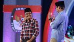 Usai Debat, Djarot-Sandi Berpelukan