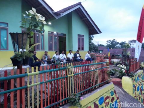 Bupati Bandung dan Pejabat SKPD Menginap di Rumah Warga
