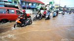 Kebanjiran, Akses Jalan Jati Mekar Bekasi Terganggu