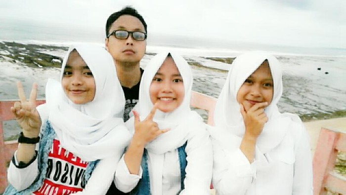 voice of baceprot vob band hijab
