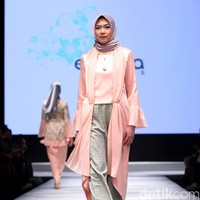 Koleksi Elzatta Hijab di Muslim Fashion Festival 2017. Jakarta Convention Center. Senayan. Jakarta. [Foto: Mohammad Abduh/Wolipop]