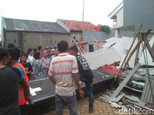 Jasa Marga Ganti Rugi Mobil yang Tertimpa Crane di GT Kebon Nanas