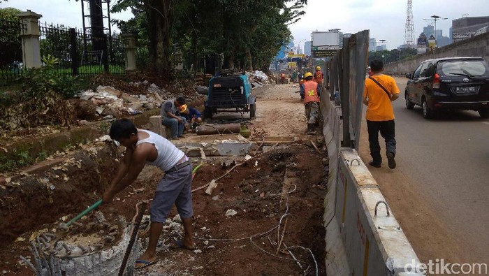 Kurangi Macet, Ruas Jalan di Depan Aldiron Pancoran Ditambah