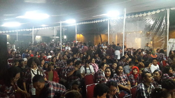 NasDem Gelar Nobar, Pendukung Ahok Bersorak Saat Oke Oce Disebut