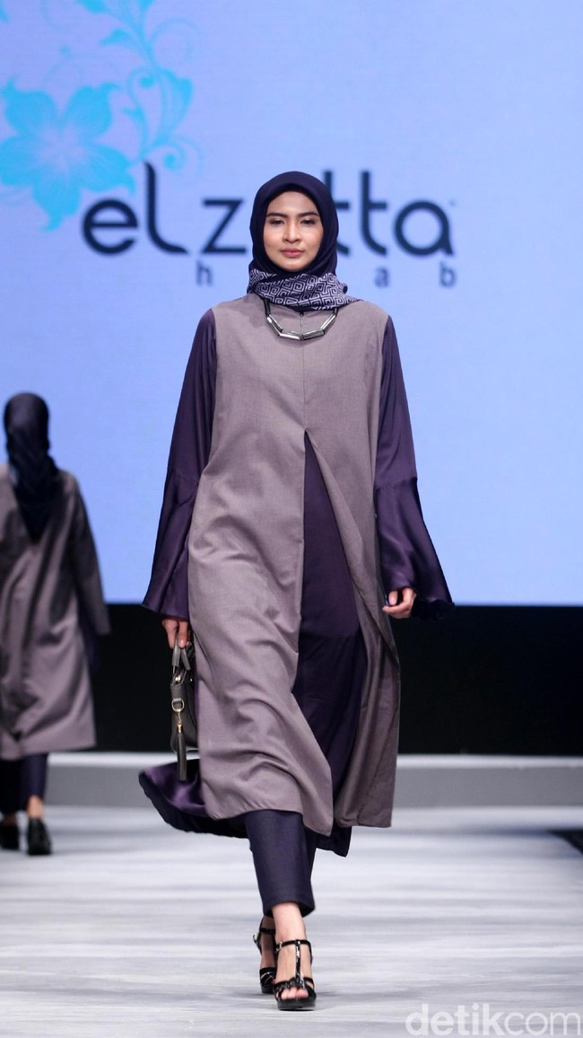 Koleksi Elzatta Hijab di Muslim Fashion Festival 2017. Jakarta Convention Center. Senayan. Jakarta. [Foto: Mohammad Abduh/Wolipop]