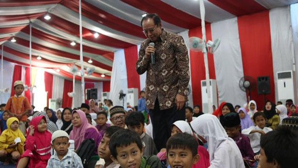 Djan Faridz Santuni Anak Yatim