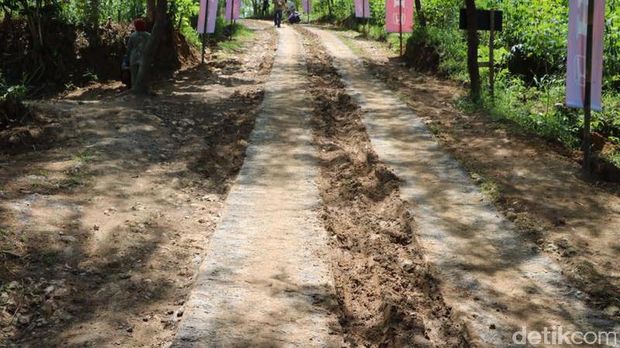 Produsen Mobil Buka Akses Jalan ke Pantai Jungwok yang Indah di Gunung Kidul