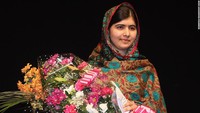 Malala mudik ke negaranya. Peraih Nobel Perdamaian Malala Yousafzai kembali ke negara asalnya Pakistan, enam tahun setelah dia ditembak militan-militan Taliban karena mengkampanyekan pendidikan lebih tinggi bagi anak-anak perempuan. Foto: CNN