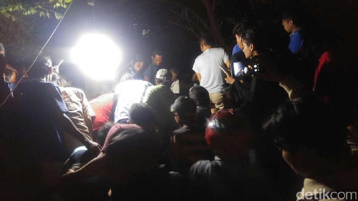 Terduga Teroris Tuban Dimakamkan Dini Hari di Semarang